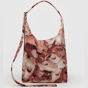 NWOT BAGGU Large Nylon Sling